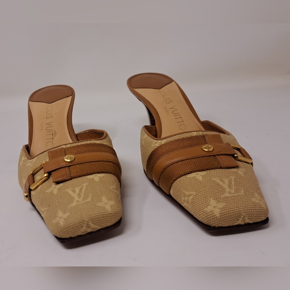 Louis Vuitton Women's Squared Toe Monogram Brown Pumps Authentic 34.5 IT/ 4.5 US - Picture 2 of 10